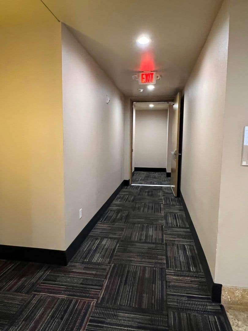 Las Vegas Apartment: 39 E Agate Ave #402