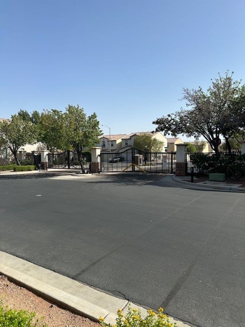 Las Vegas House: 6010 Quiet Glow Ave