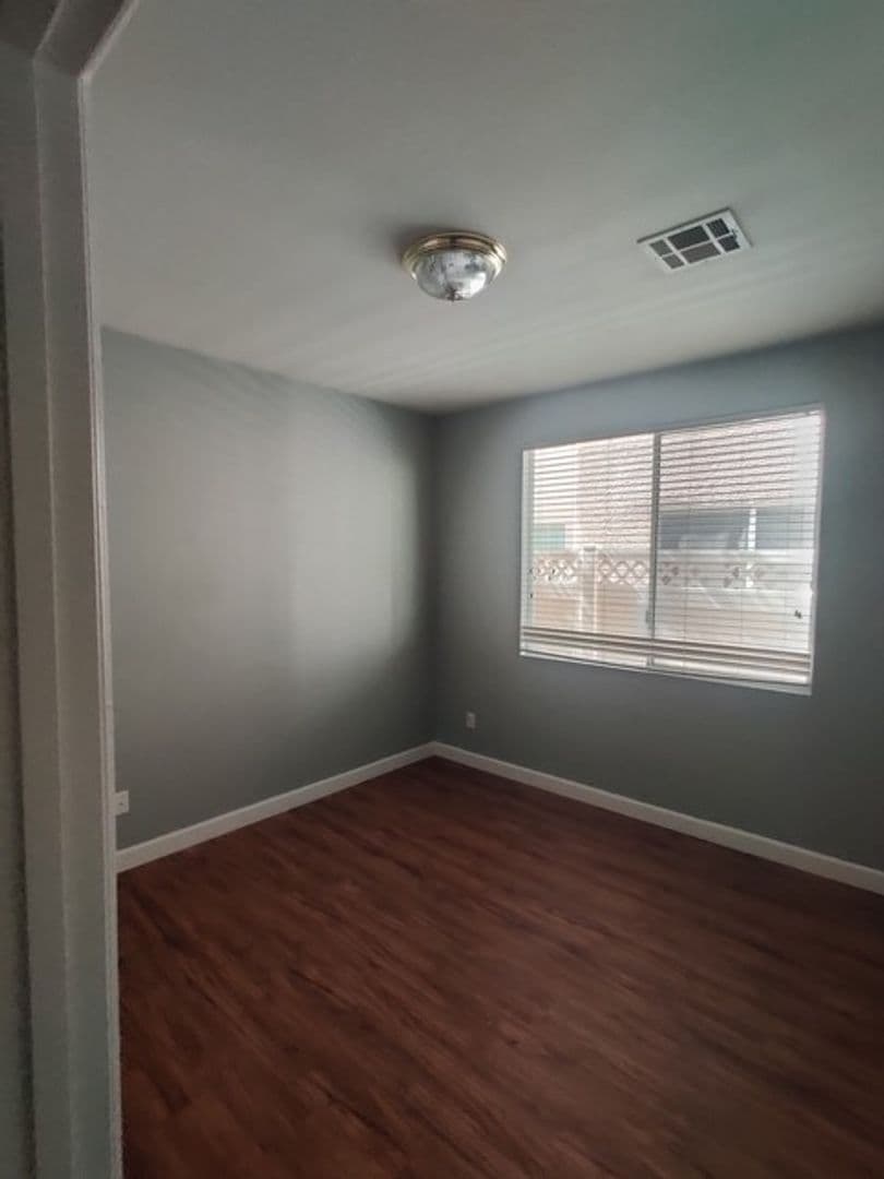 Las Vegas House: 6010 Quiet Glow Ave