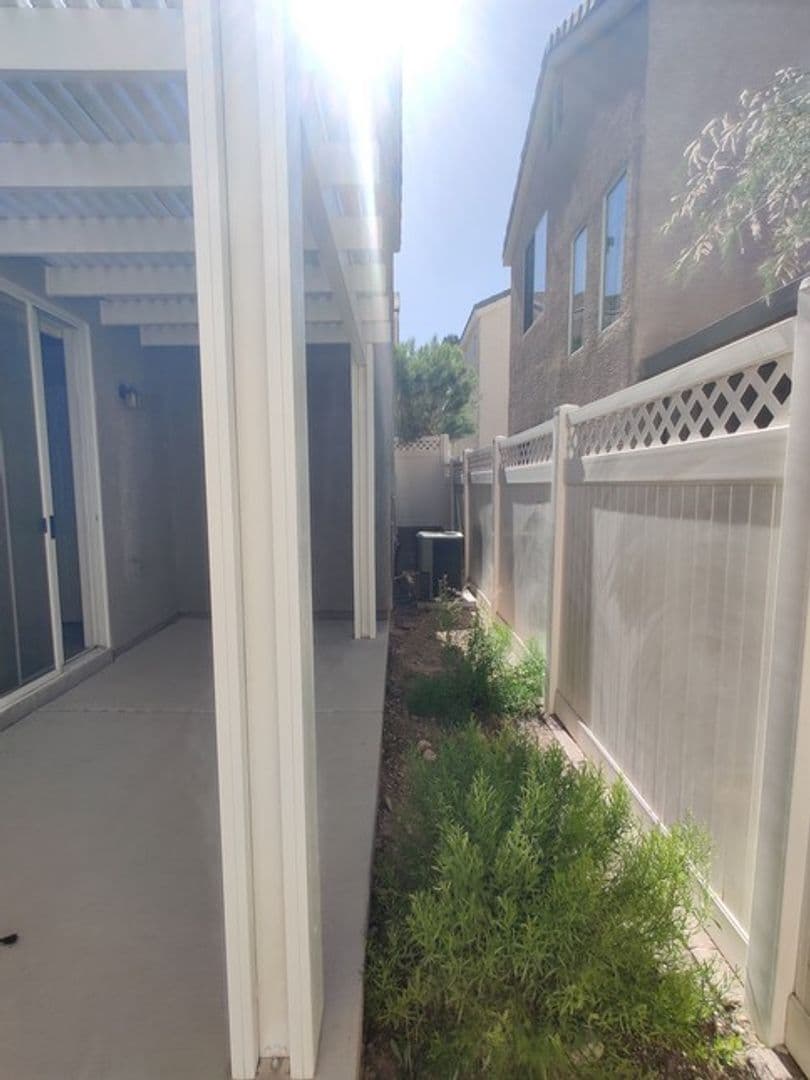 Las Vegas House: 6010 Quiet Glow Ave