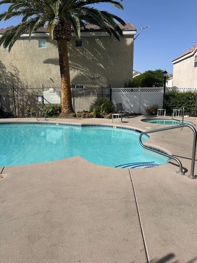 Las Vegas House: 6010 Quiet Glow Ave