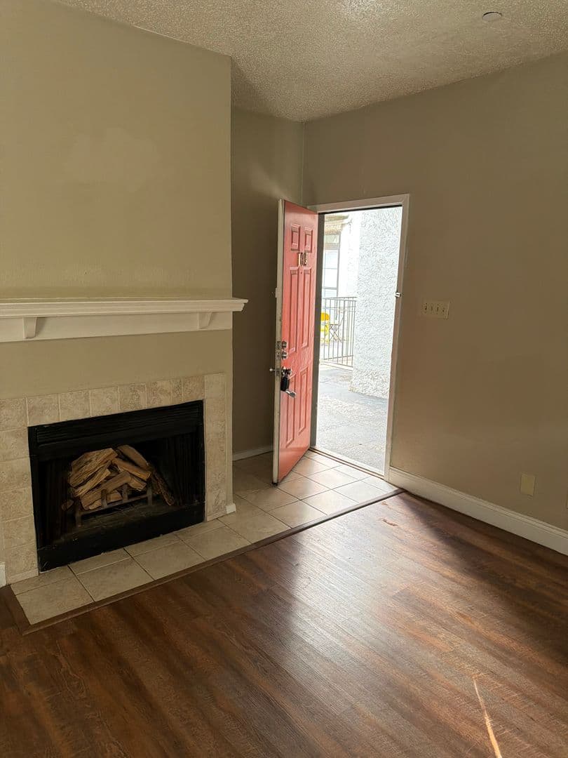 Dallas Apartment: 4316 Swiss Ave.