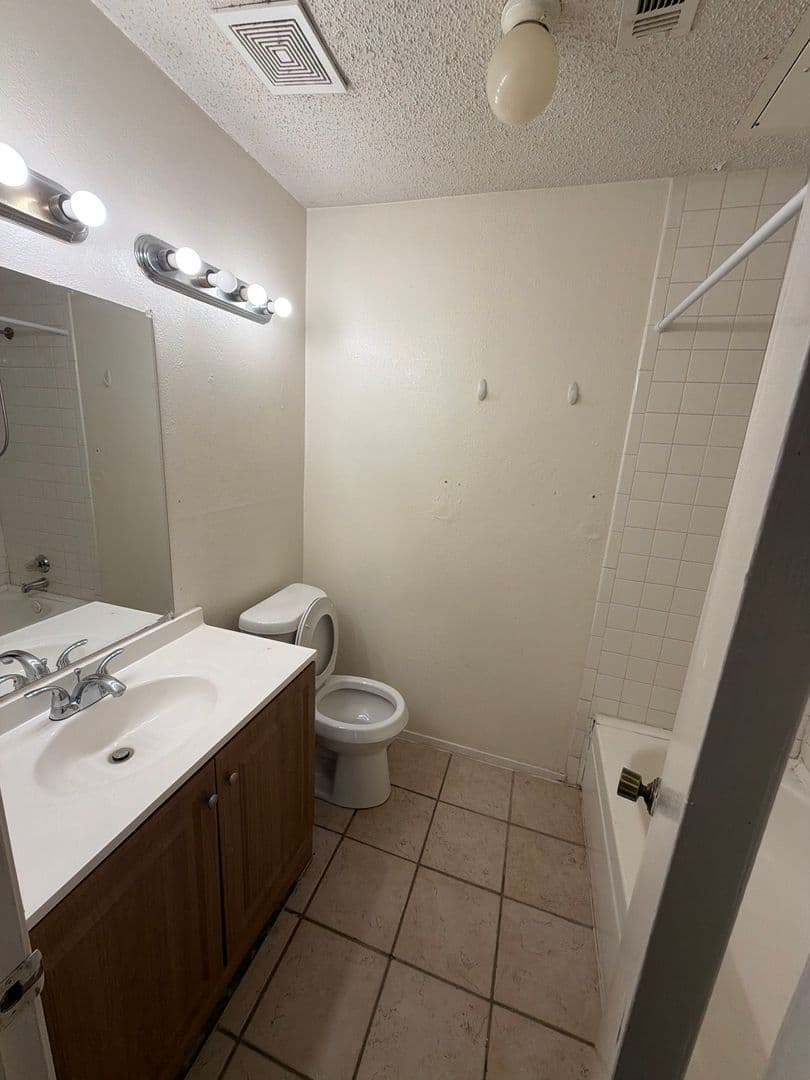 Dallas Apartment: 4316 Swiss Ave.