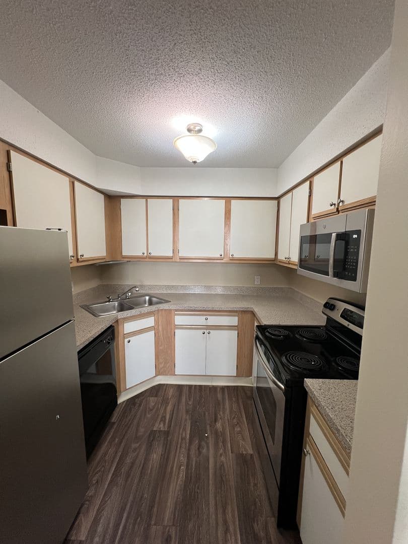 Indianapolis Apartment: 3855 Oak Lake Circle