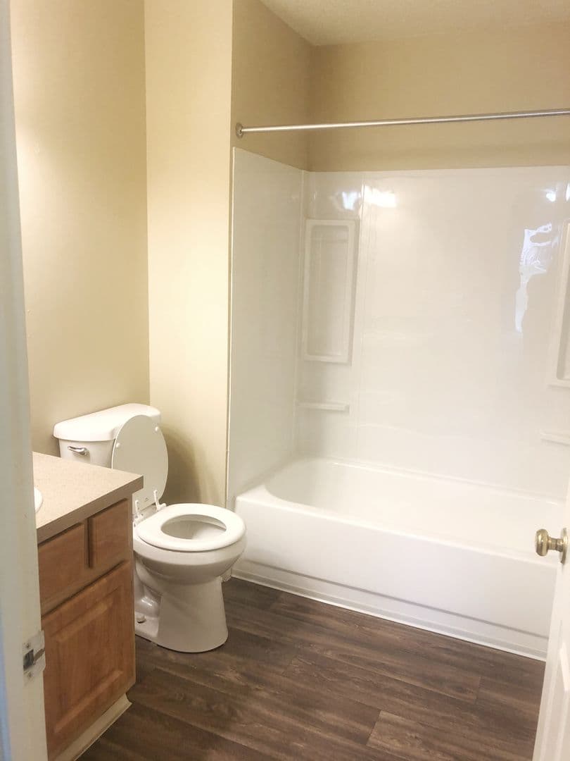 Indianapolis Apartment: 3855 Oak Lake Circle