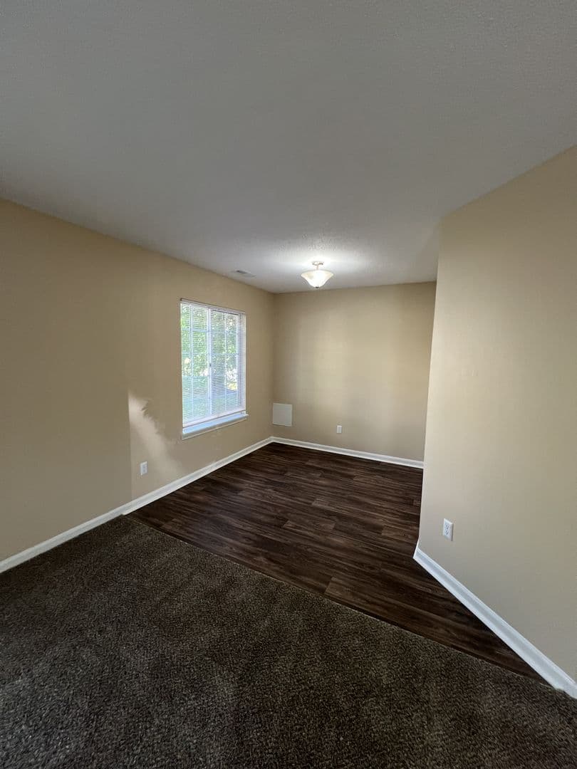 Indianapolis Apartment: 3855 Oak Lake Circle