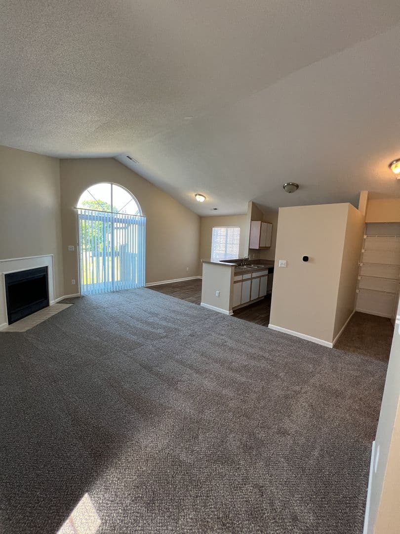 Indianapolis Apartment: 3855 Oak Lake Circle