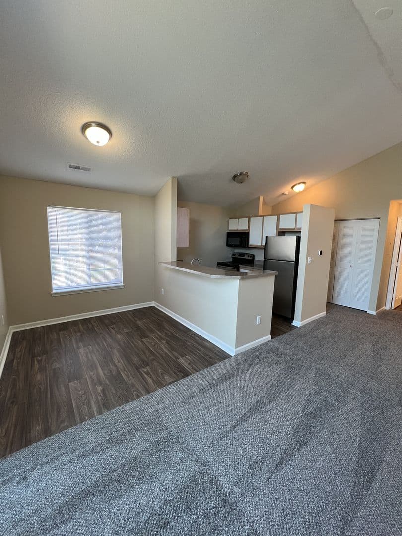 Indianapolis Apartment: 3855 Oak Lake Circle