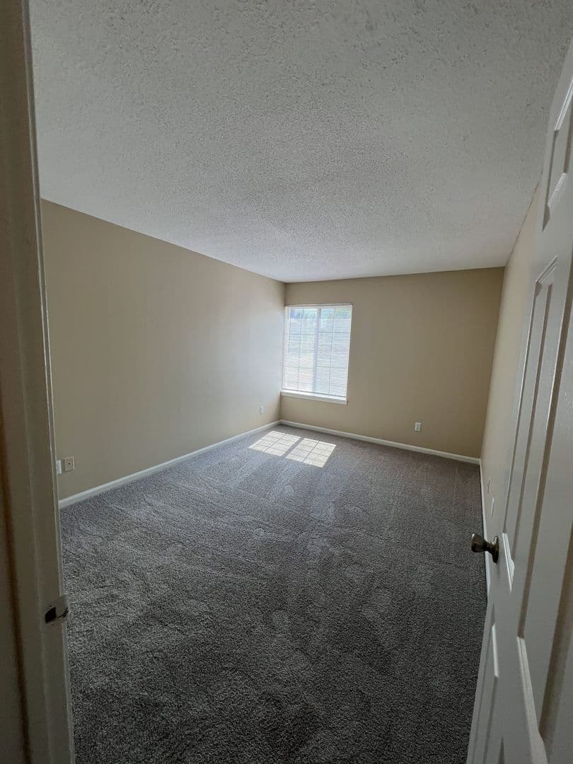 Indianapolis Apartment: 3855 Oak Lake Circle