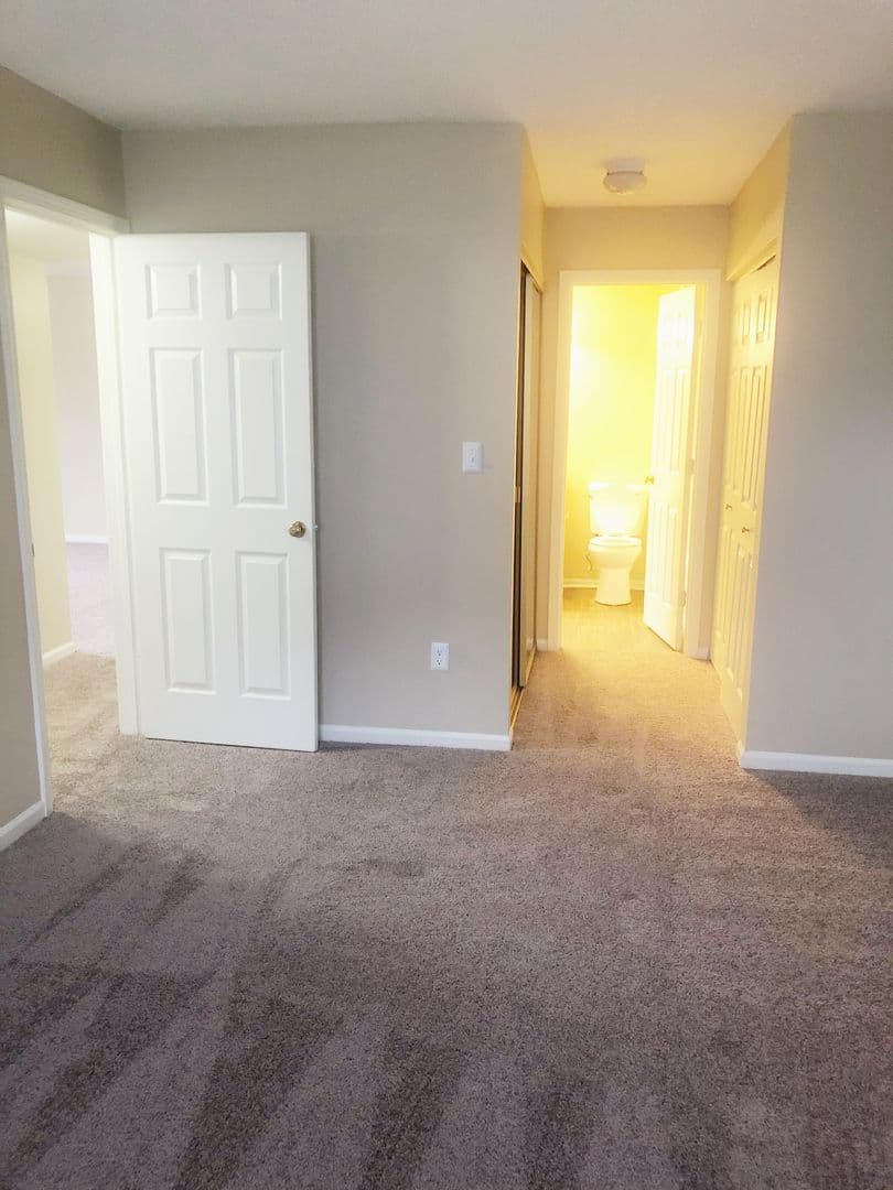Indianapolis Apartment: 3855 Oak Lake Circle