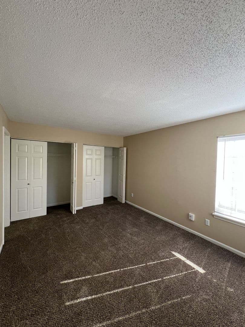 Indianapolis Apartment: 3855 Oak Lake Circle