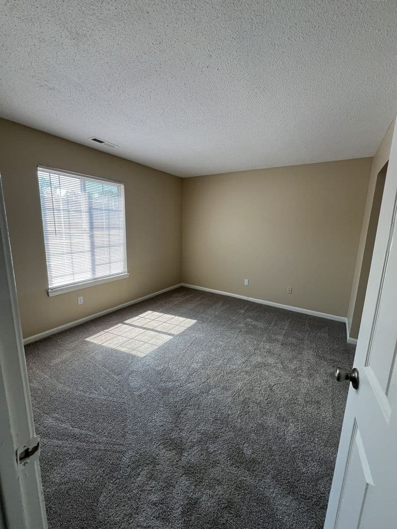 Indianapolis Apartment: 3855 Oak Lake Circle