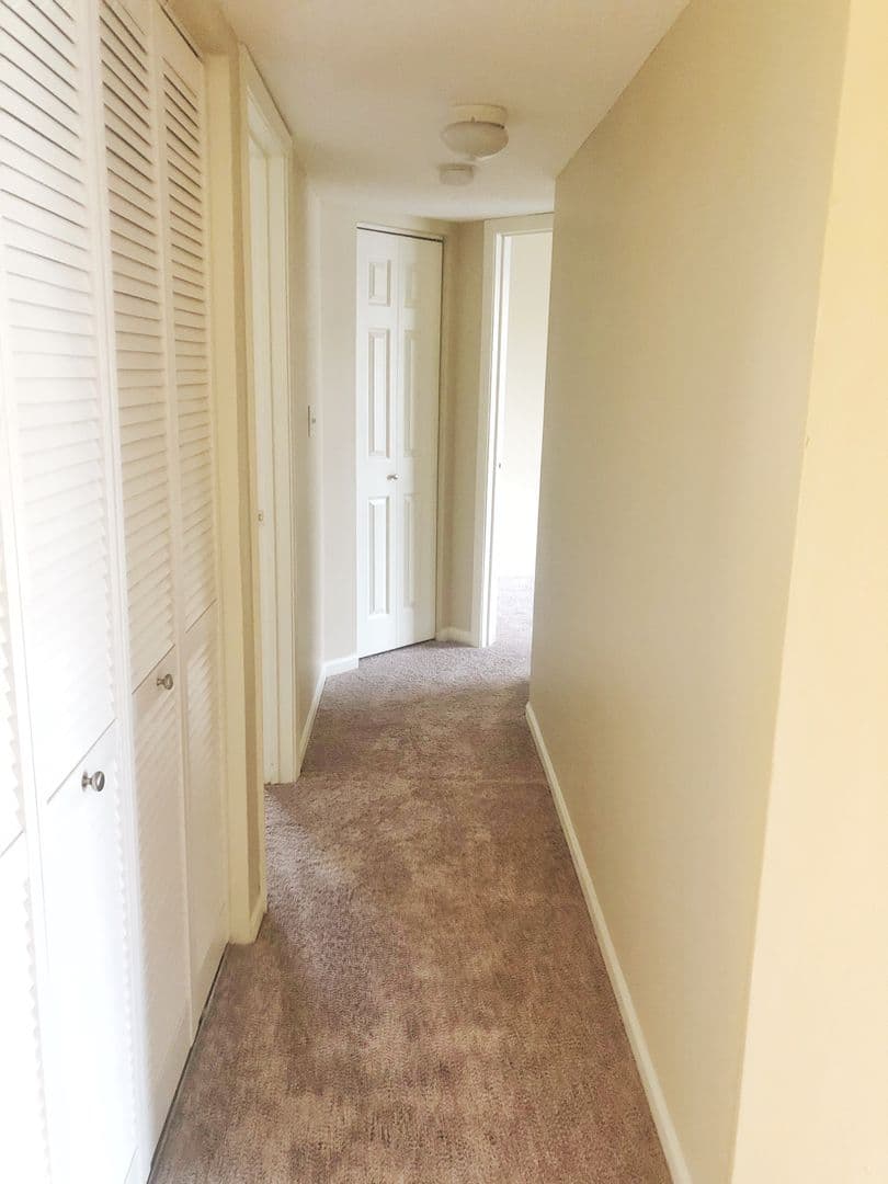 Indianapolis Apartment: 3855 Oak Lake Circle