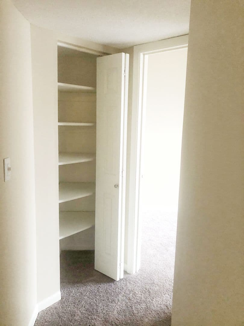 Indianapolis Apartment: 3855 Oak Lake Circle