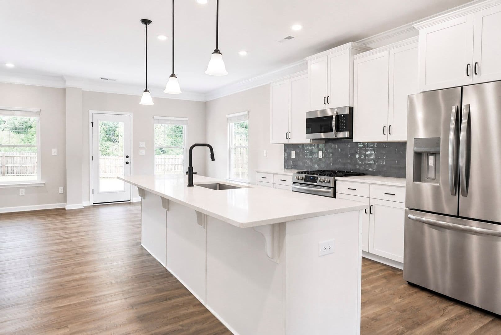 Mount Holly House: 421 Buford Way