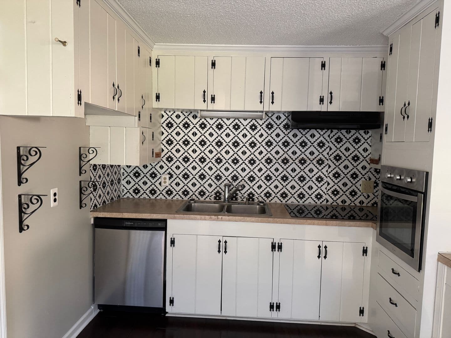 Belmont House: 124 Roxie Lane
