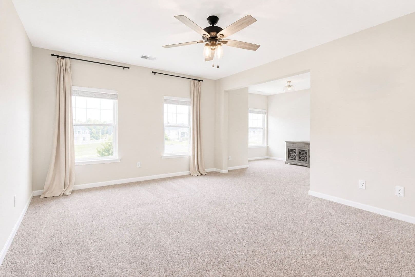 Mount Holly House: 421 Buford Way