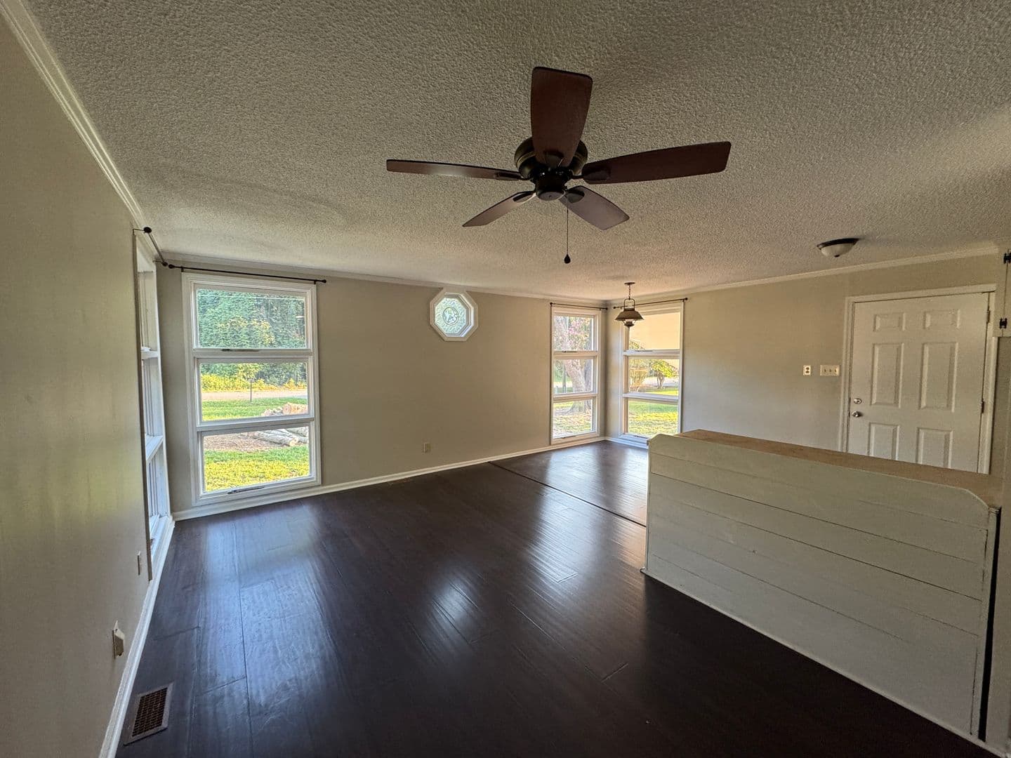 Belmont House: 124 Roxie Lane