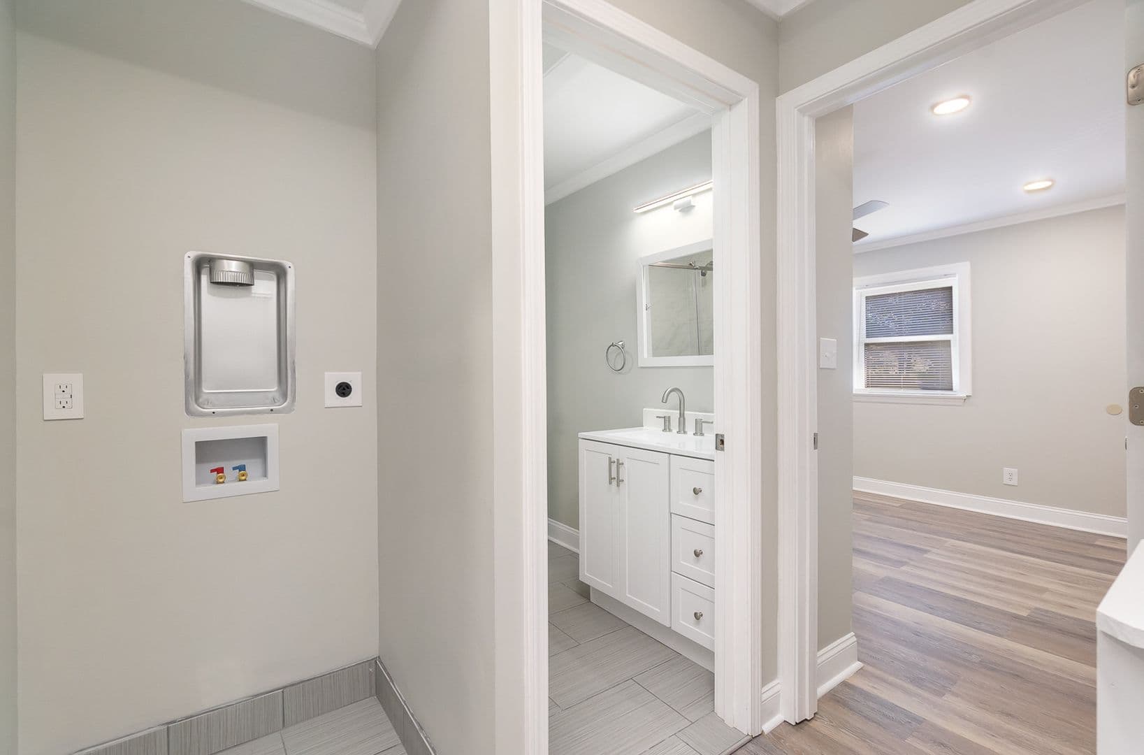 Mt. Holly Apartment: 300 Holly Circle