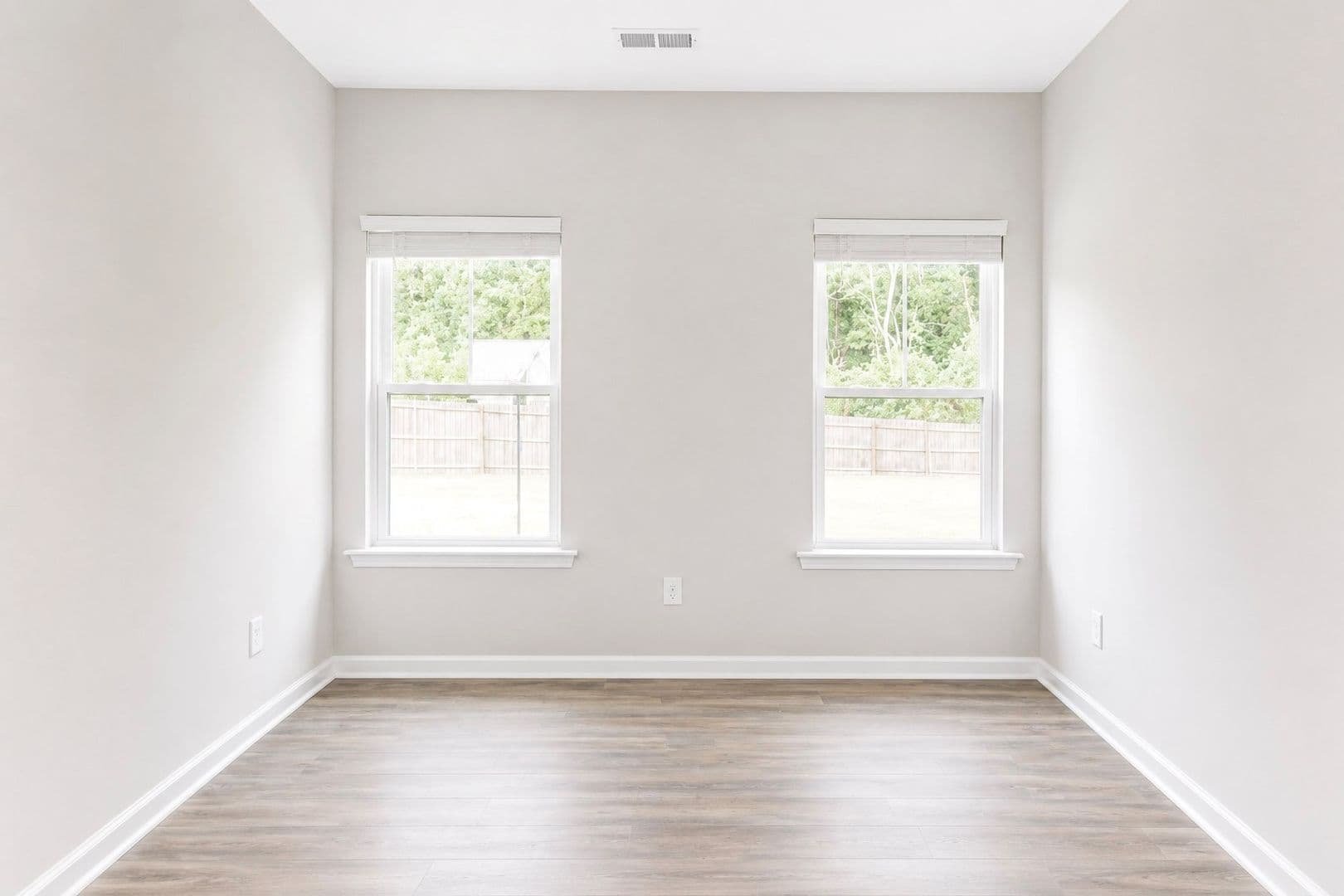 Mount Holly House: 421 Buford Way