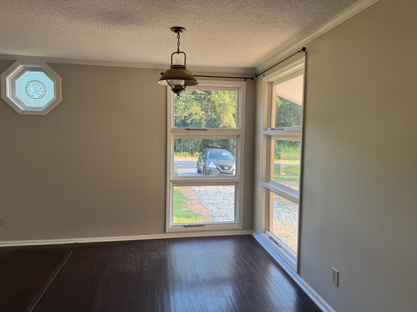 Belmont House: 124 Roxie Lane