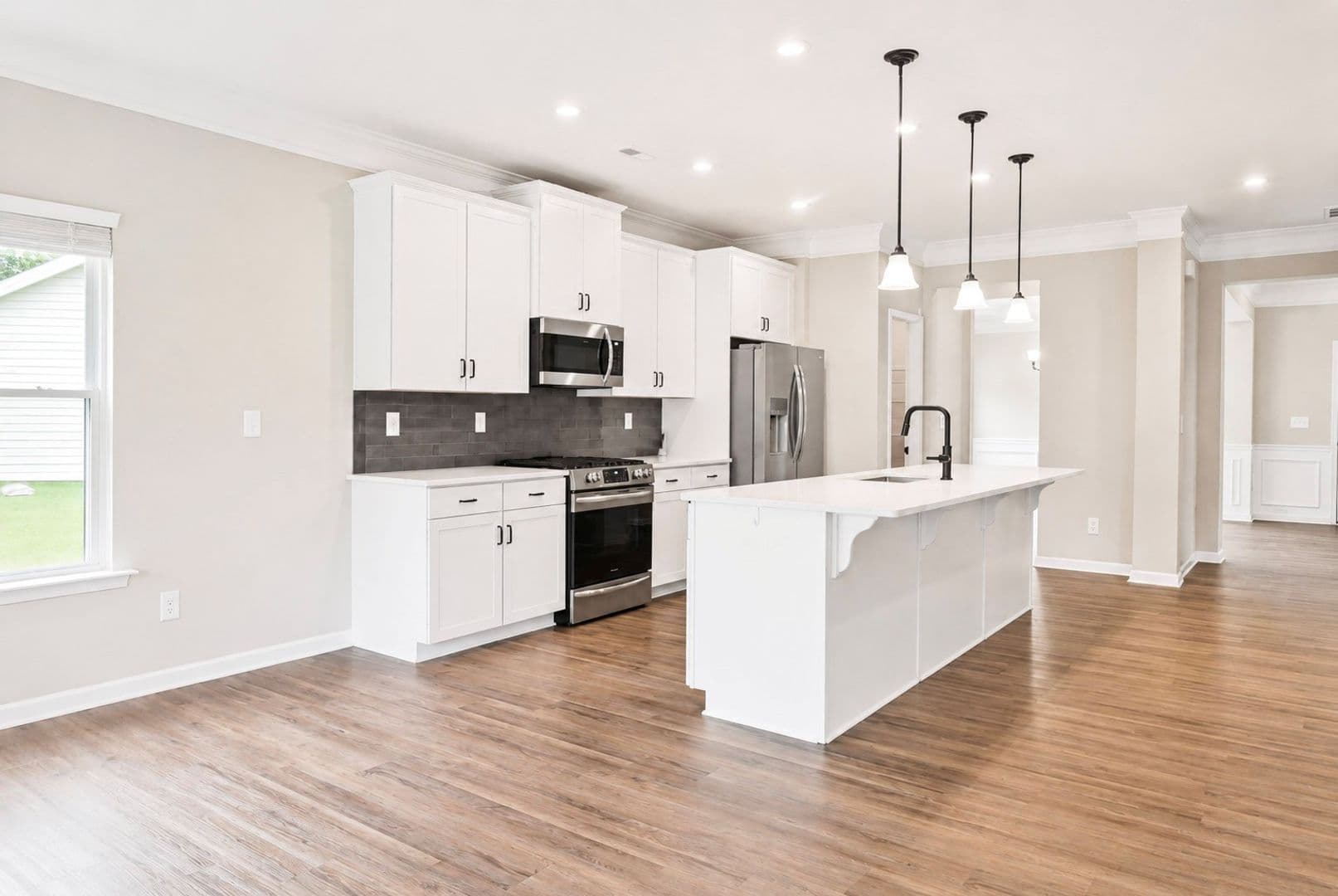 Mount Holly House: 421 Buford Way