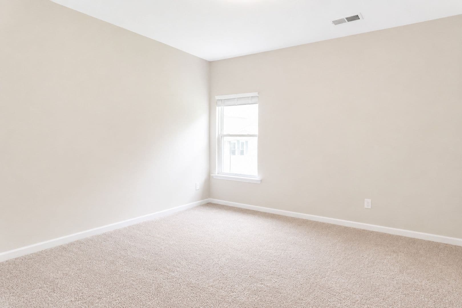 Mount Holly House: 421 Buford Way