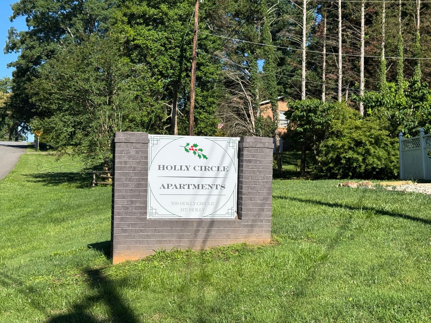 Mt. Holly Apartment: 300 Holly Circle