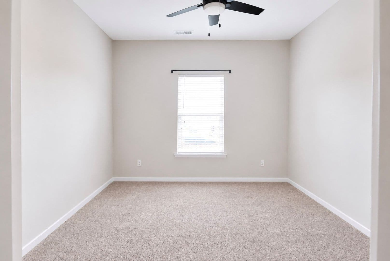 Mount Holly House: 421 Buford Way