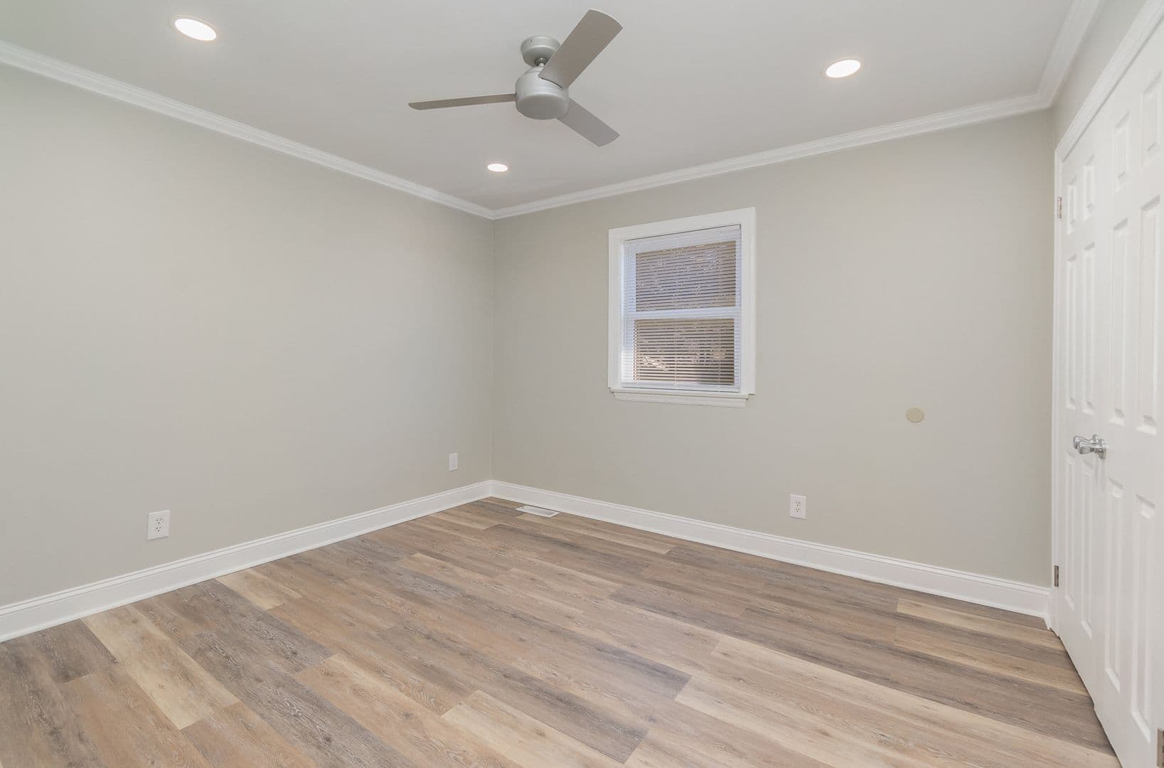 Mt. Holly Apartment: 300 Holly Circle