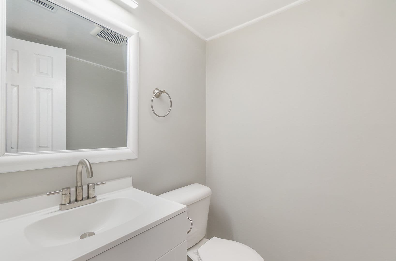 Mt. Holly Apartment: 300 Holly Circle