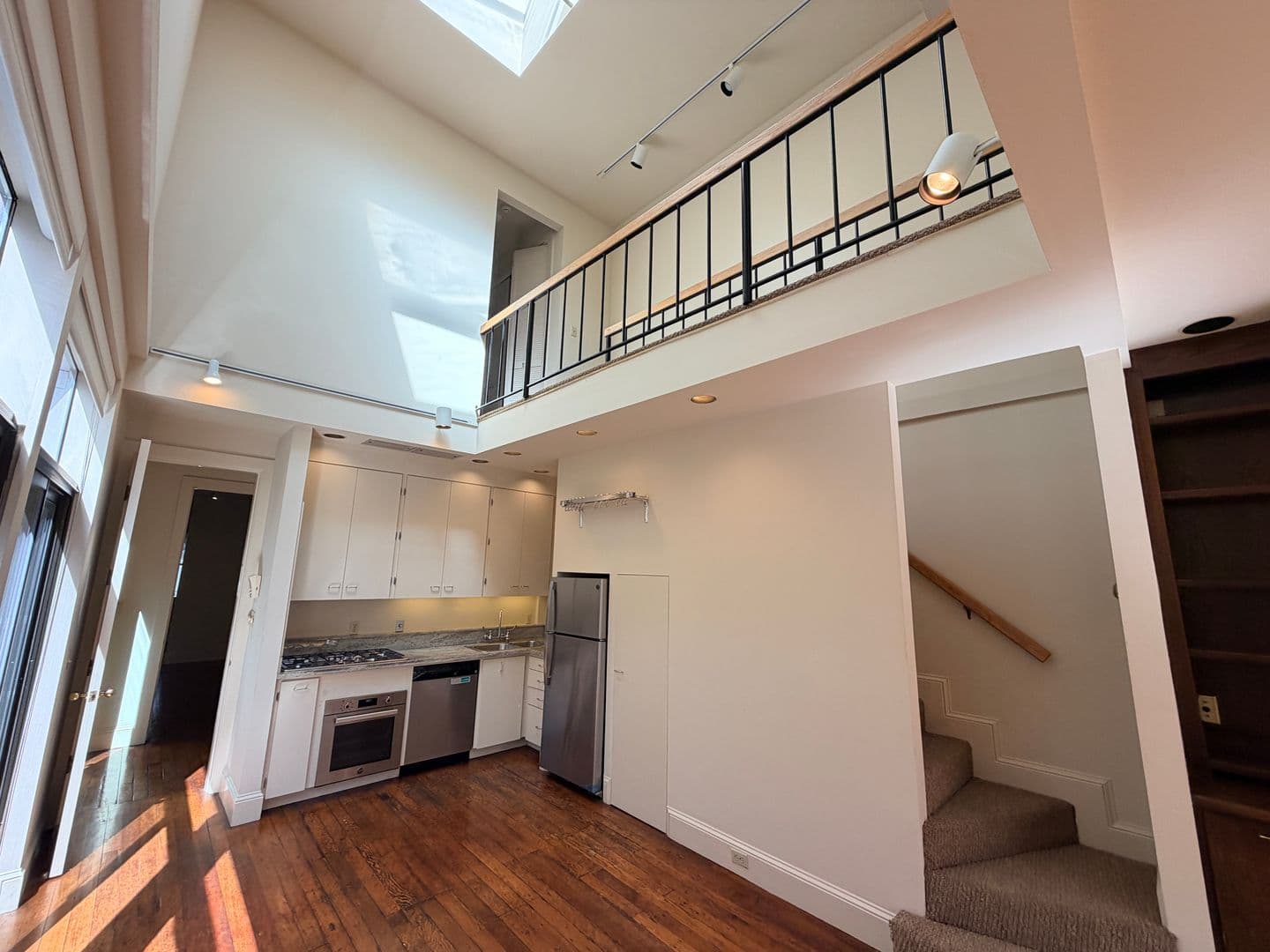 San Francisco House: 433 Bryant St