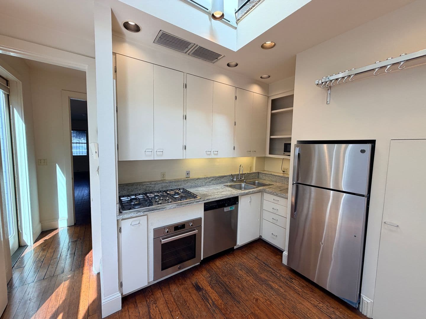 San Francisco House: 433 Bryant St