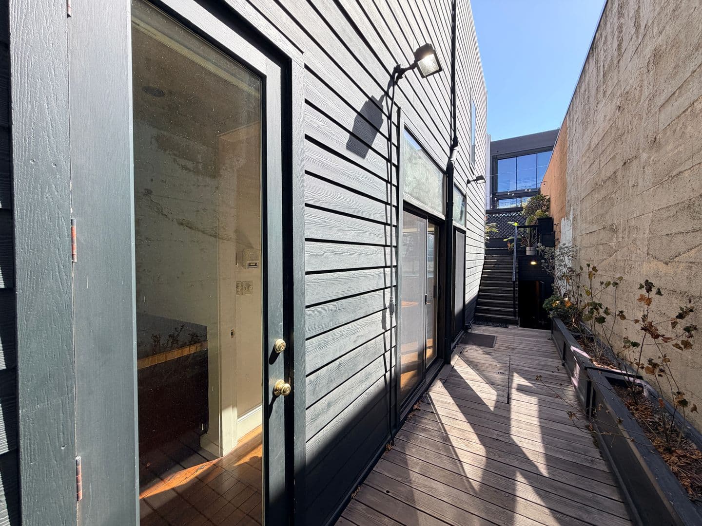 San Francisco House: 433 Bryant St