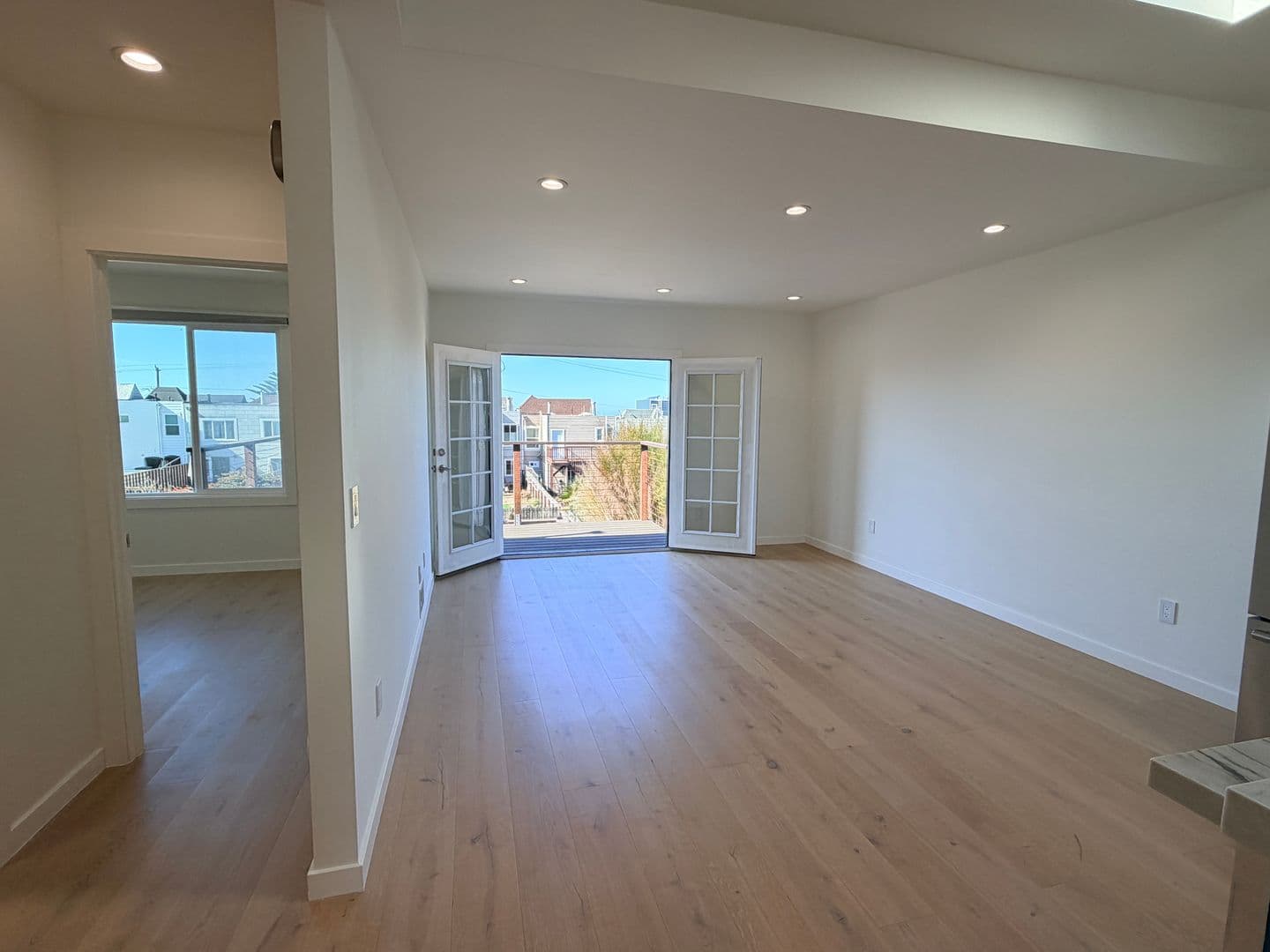 San Francisco House: 2239 43rd Ave