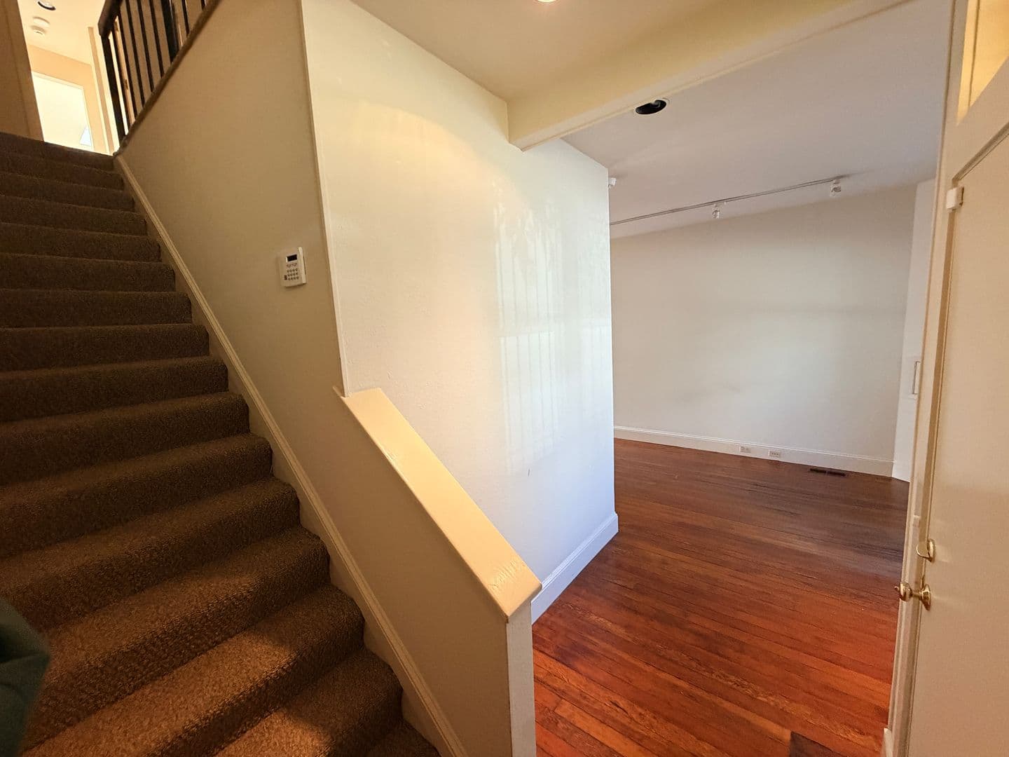 San Francisco House: 433 Bryant St