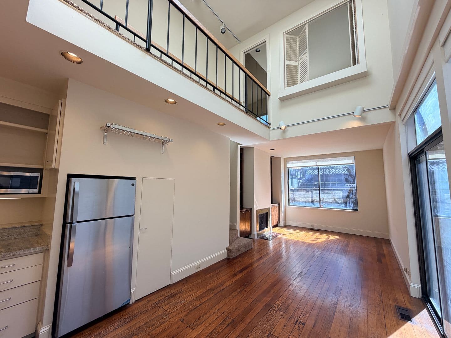 San Francisco House: 433 Bryant St