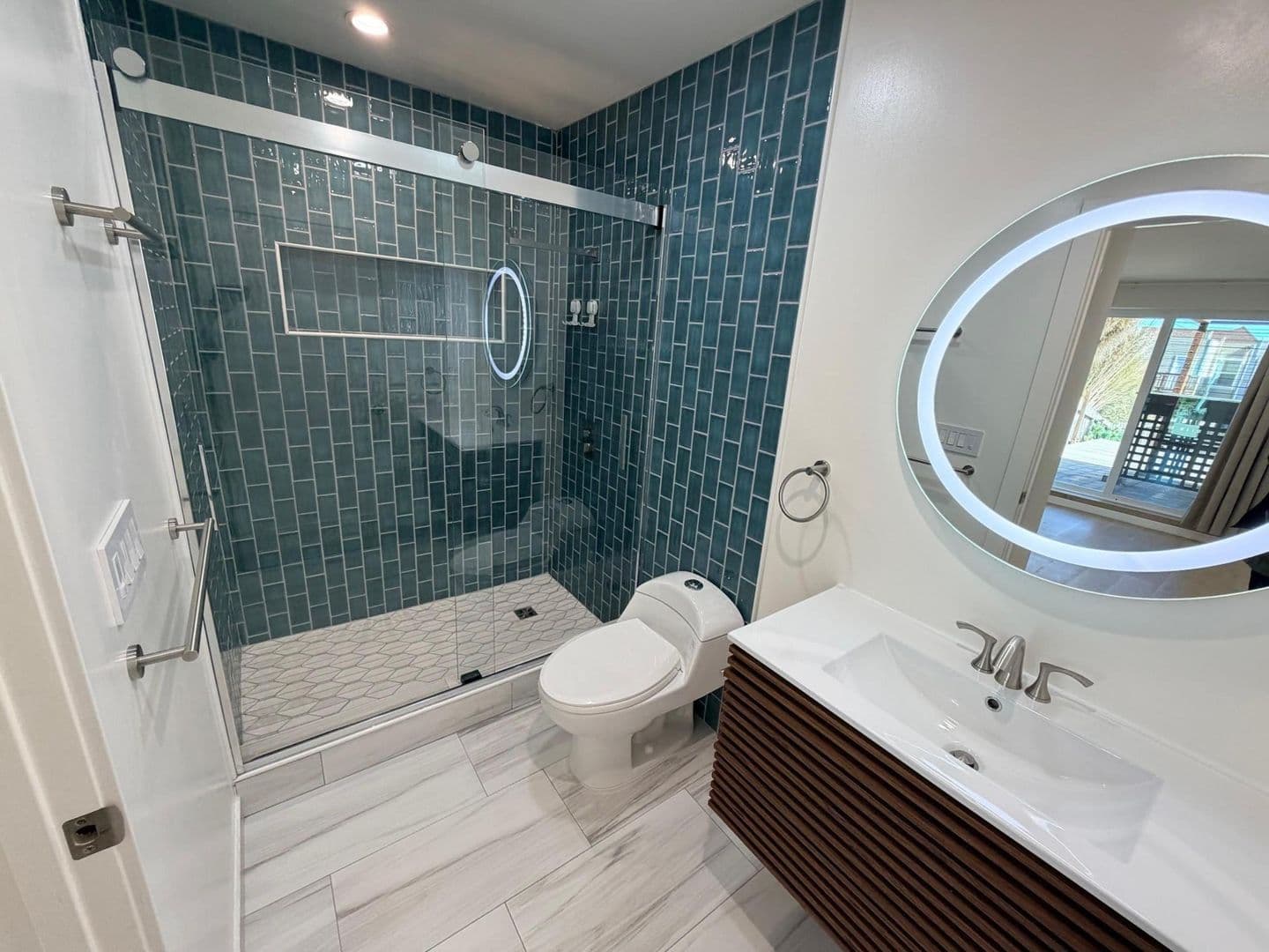 San Francisco House: 2239 43rd Ave