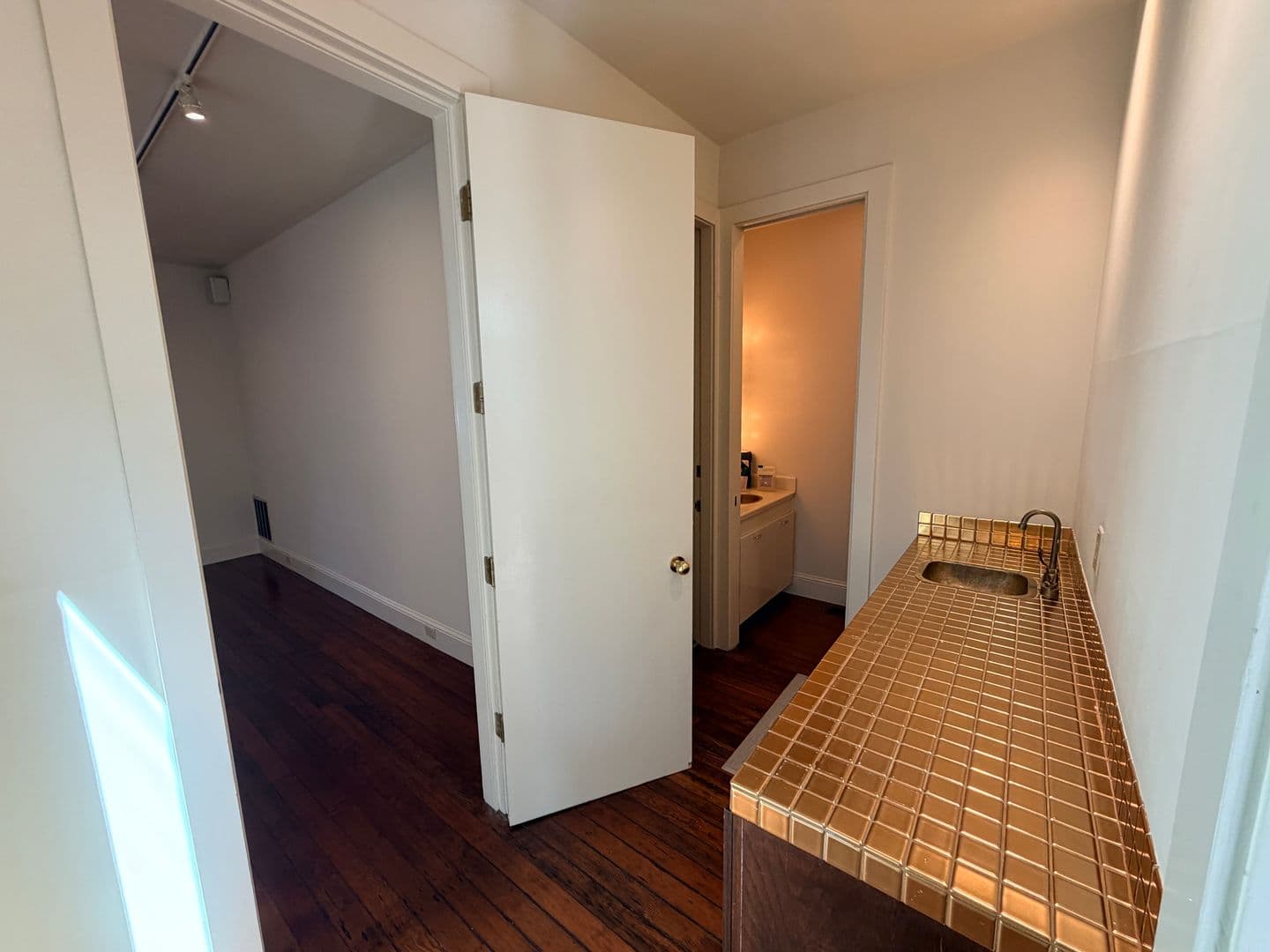 San Francisco House: 433 Bryant St