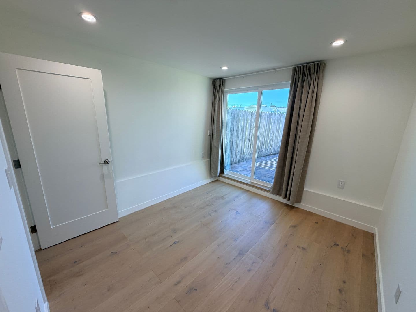San Francisco House: 2239 43rd Ave