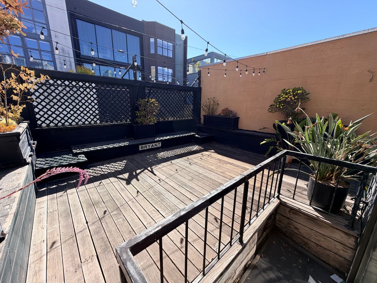 San Francisco House: 433 Bryant St