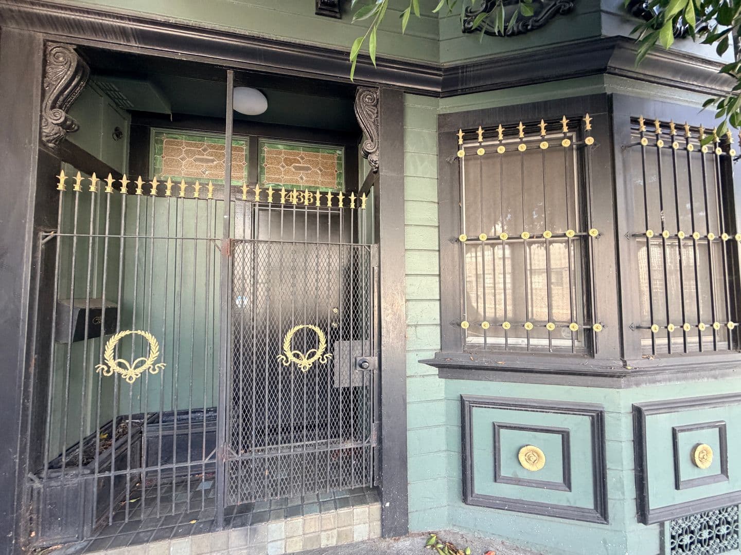 San Francisco House: 433 Bryant St