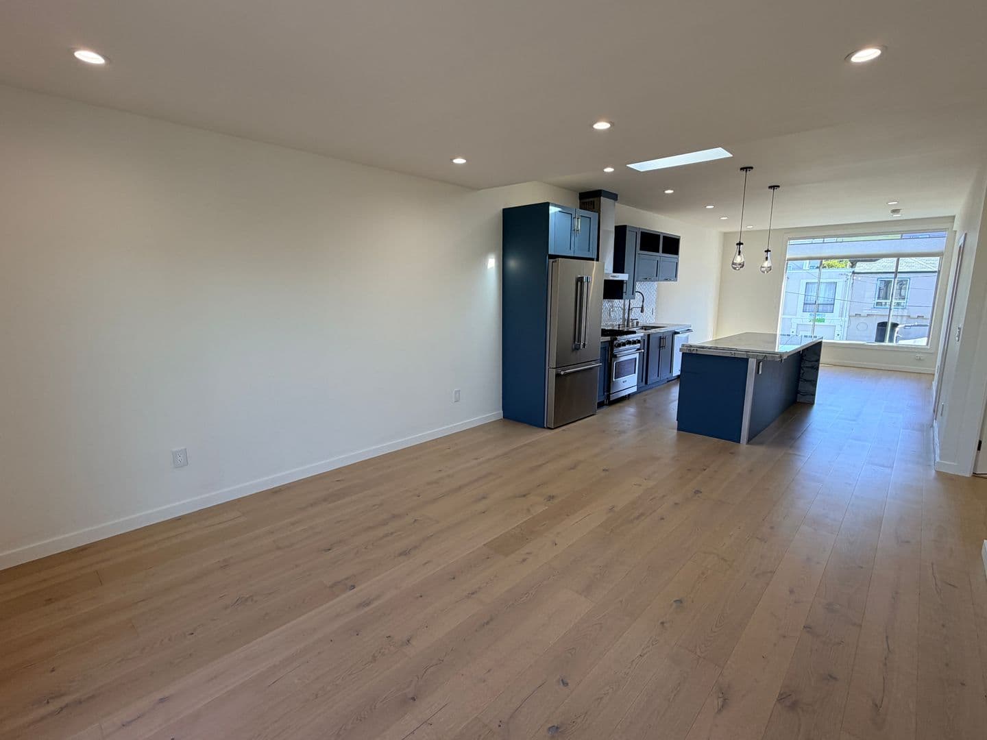 San Francisco House: 2239 43rd Ave