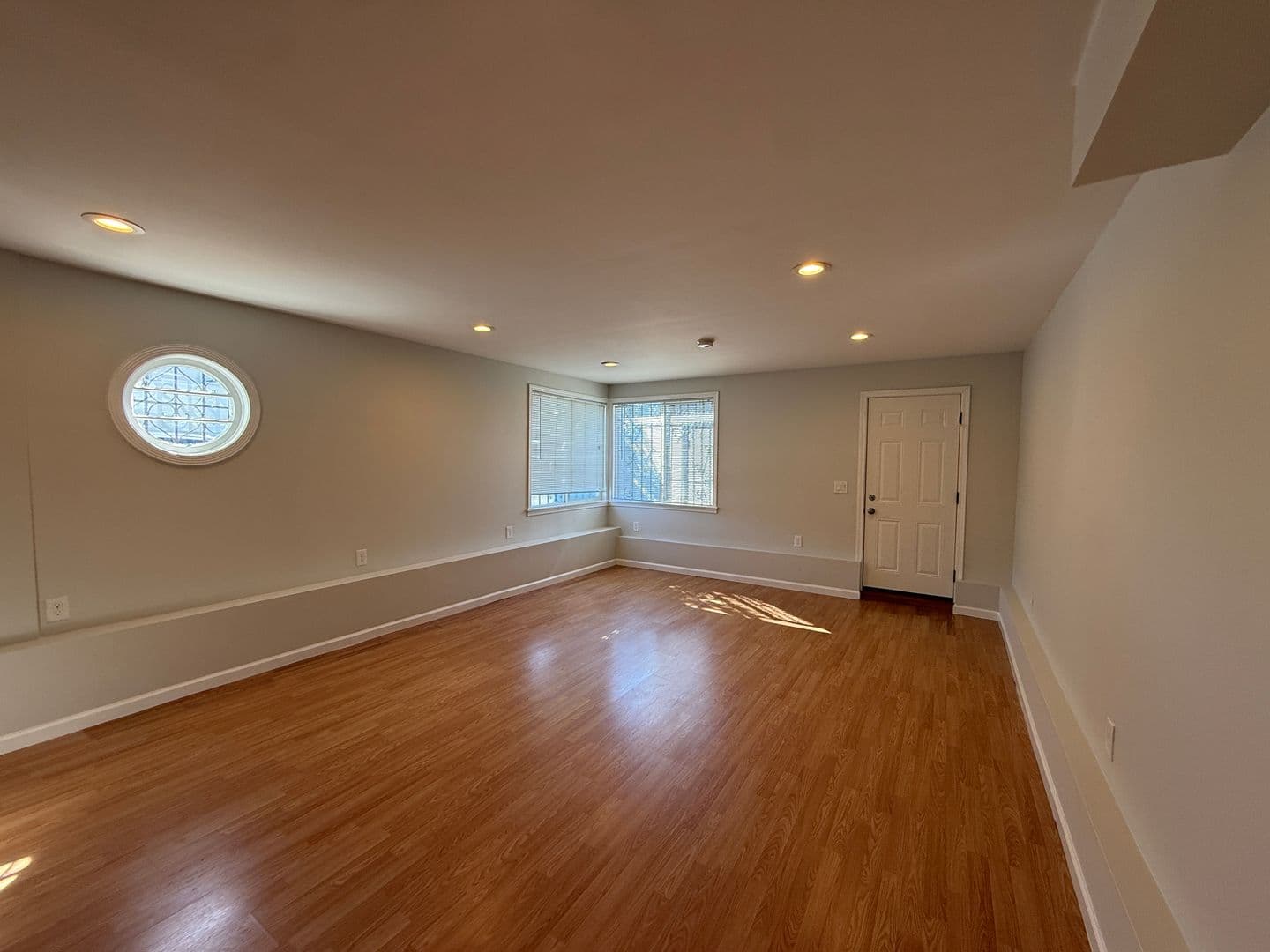 San Francisco House: 101 Ottawa Ave