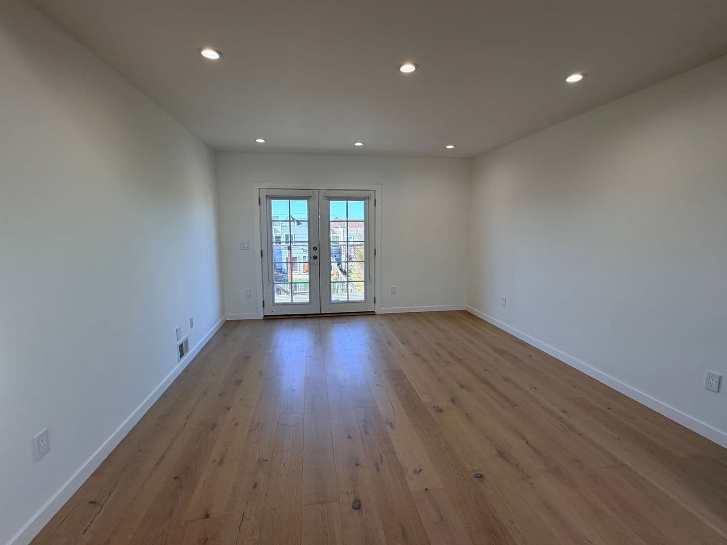 San Francisco House: 2239 43rd Ave