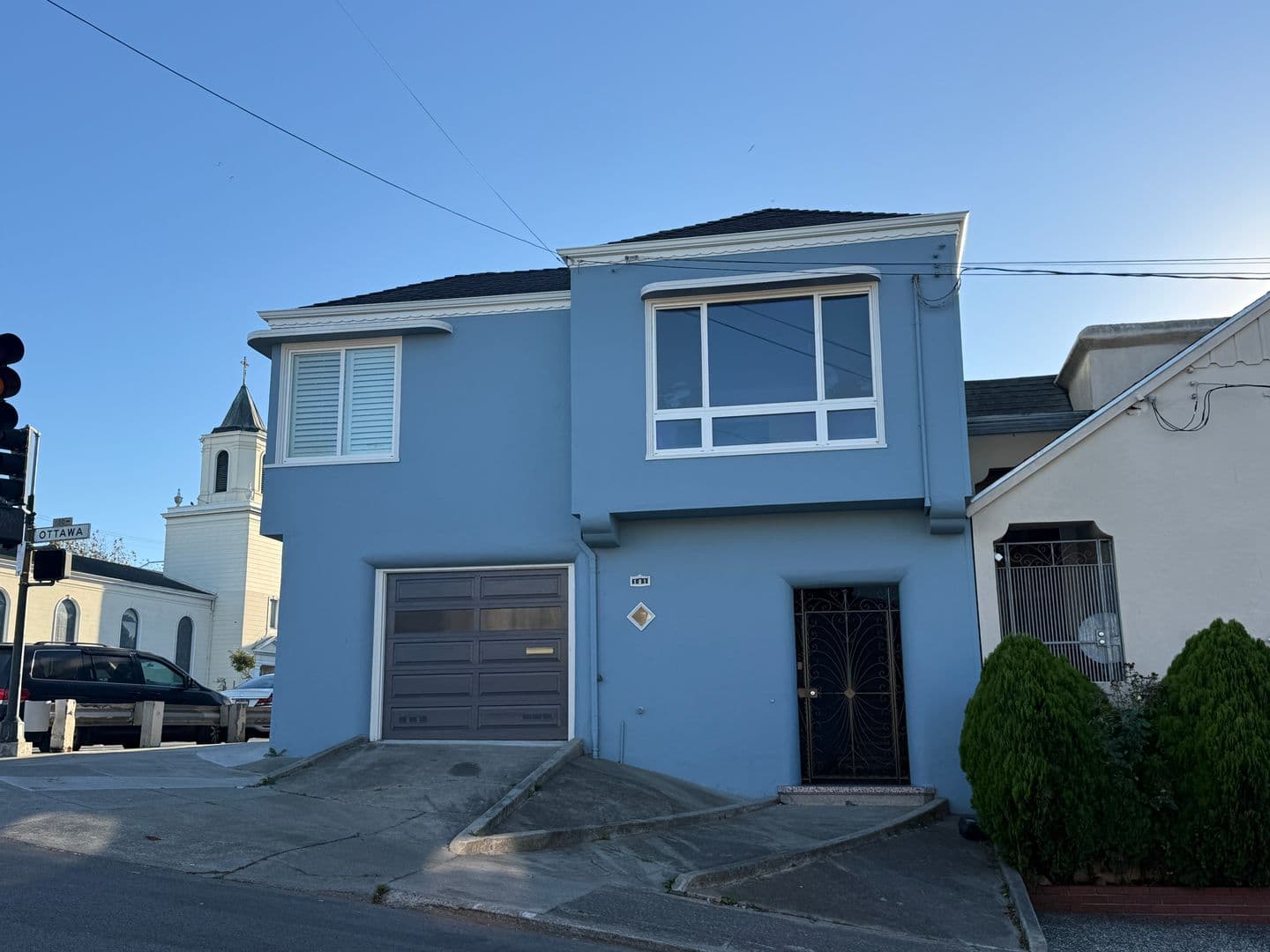 San Francisco House: 101 Ottawa Ave