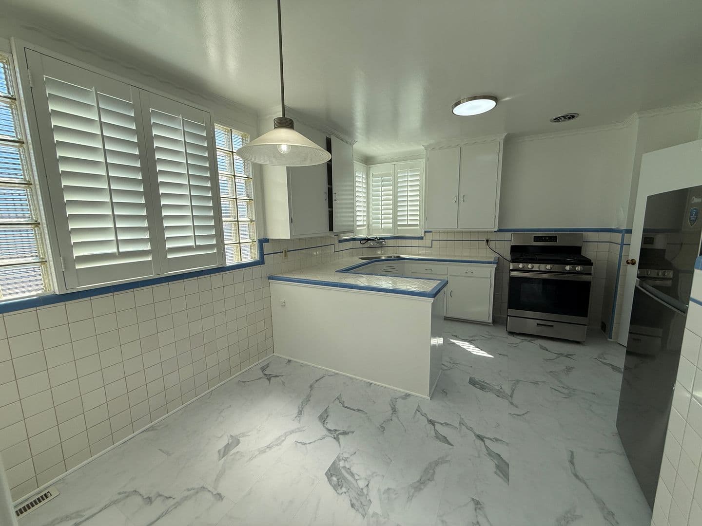 San Francisco House: 101 Ottawa Ave