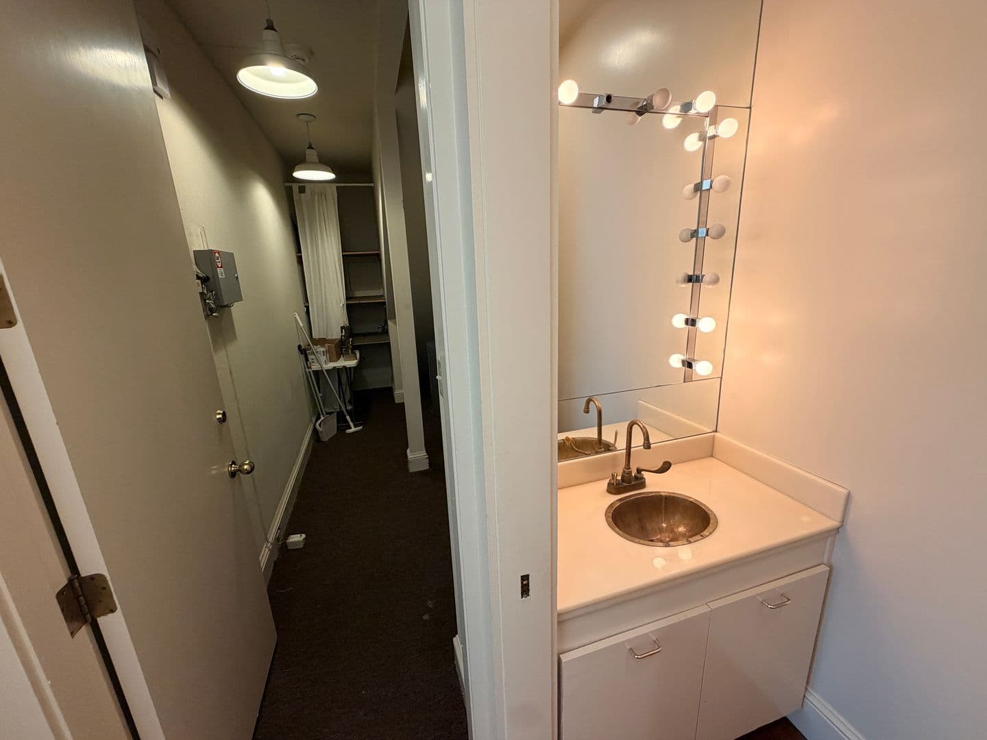 San Francisco House: 433 Bryant St