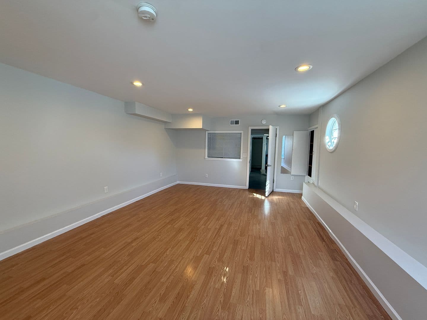 San Francisco House: 101 Ottawa Ave