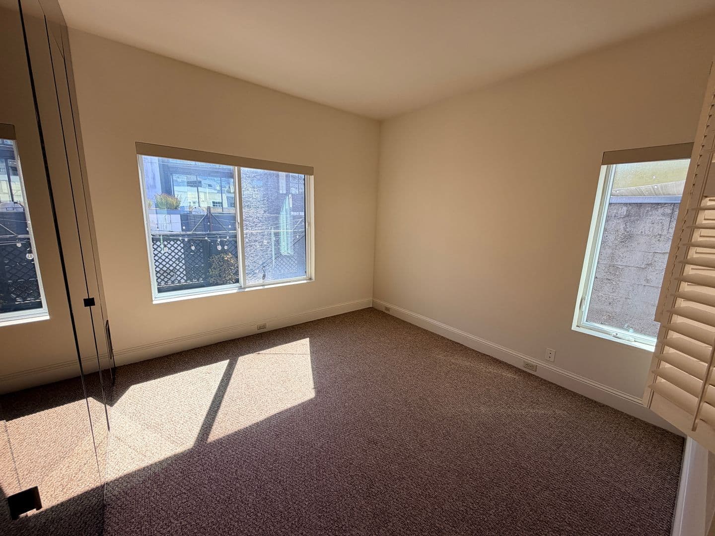 San Francisco House: 433 Bryant St